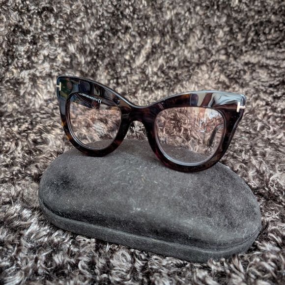 Tom Ford Chick And Stylish Tortoiseshell Sunglasses - Picture 2 of 10